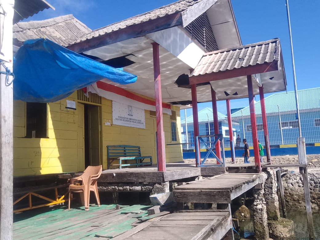 Kantor dan Rumah Jabatan Camat Pulau Sembilan Nyaris Roboh