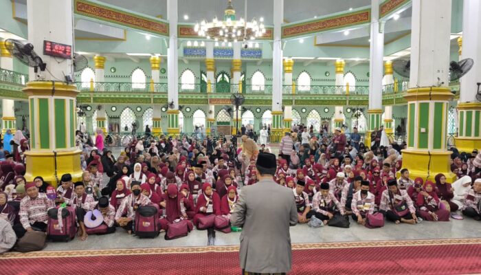 Catat Sejarah, JRW Berangkatkan 433 Jamaah Umroh