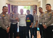 Kasat Lantas Polres Bone Tunjukkan Kepedulian, Jenguk Jurnalis yang Sedang Sakit
