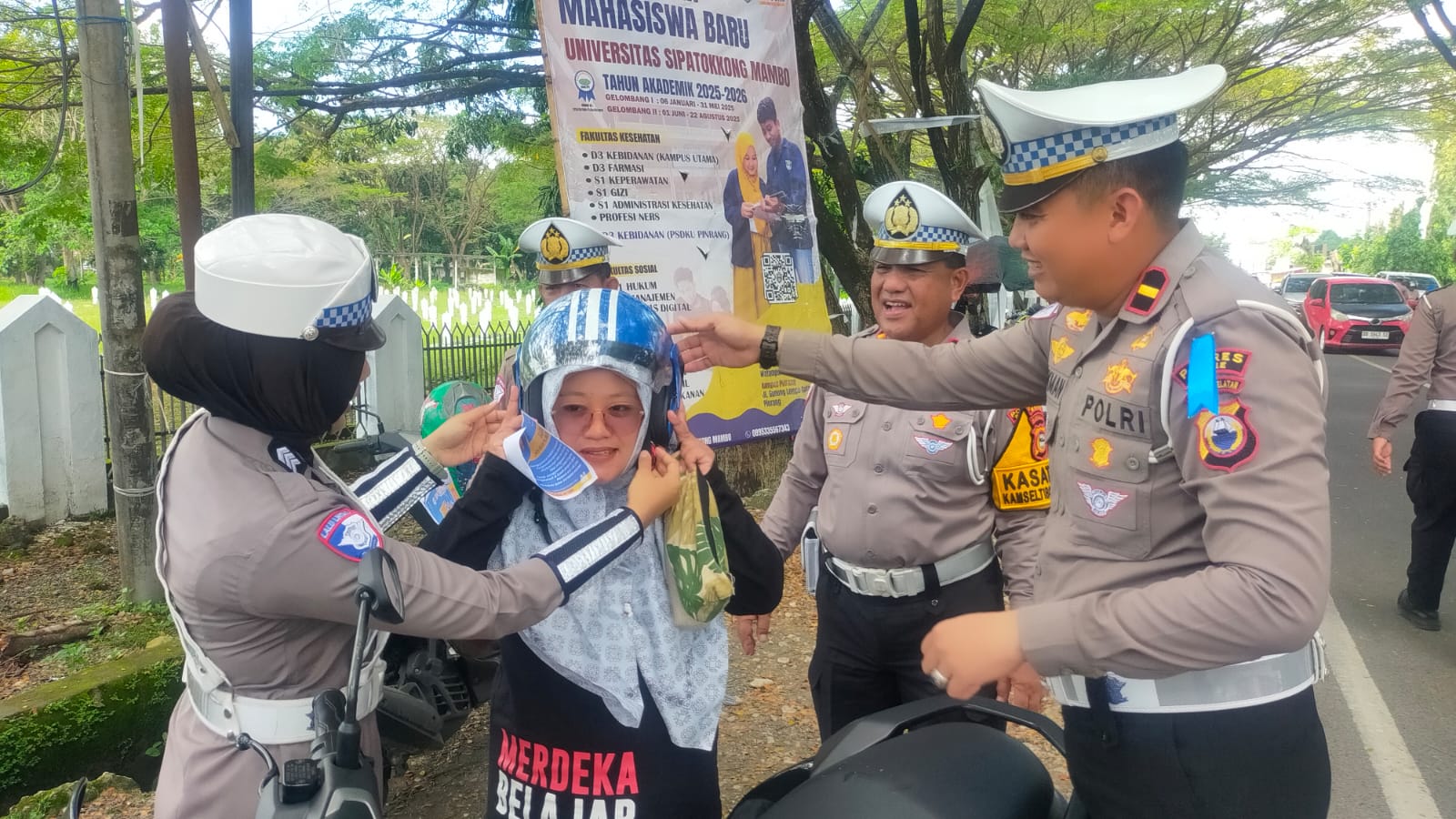 Polantas Bone Apresiasi Pengendara Tertib