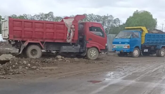 Warga Resah, Truk Proyek Porang Ugal-ugalan di Jalan Protokol Sinjai