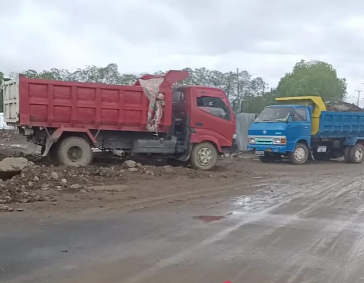 Warga Resah, Truk Proyek Porang Ugal-ugalan di Jalan Protokol Sinjai