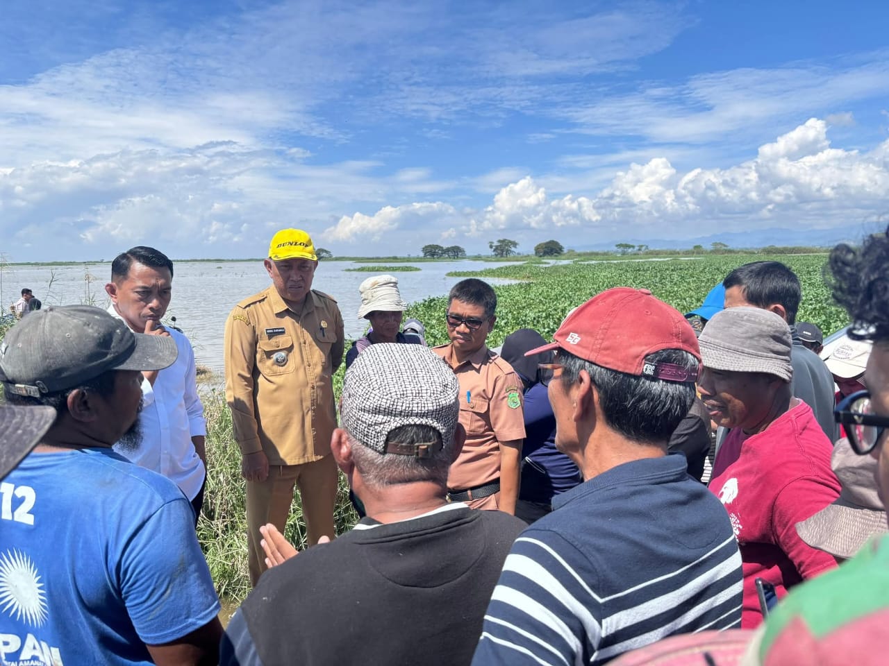 Bupati Sidrap Tinjau Langsung Sawah Petani yang Terendam Banjir