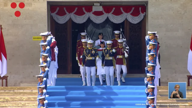 Kirab Bendera Pusaka 2025 Hadirkan Ornamen Bernuansa Biru Muda