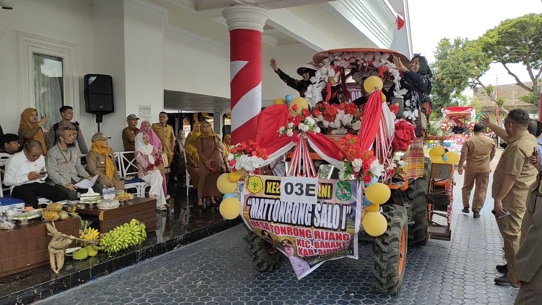 Semarak HUT RI ke-80, Sidrap Usung Gebrakan Tiga Kali Tanam Lewat Karnaval Alsintan