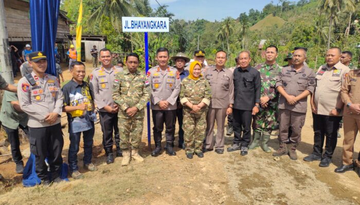 Kapolda Sulsel Kunjungi Sidrap, Resmikan Jalan Bhayangkara dan Hadiri Panen Raya Jagung