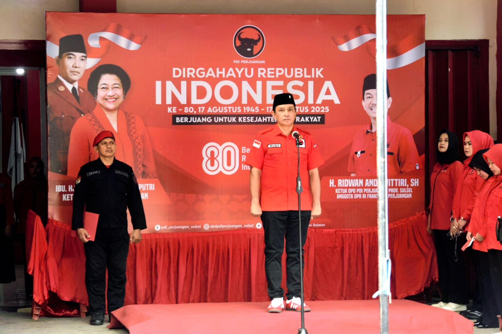 RPG Pimpin Upacara HUT ke-80 RI di Kantor PDIP Sulsel, Ini Pesannya