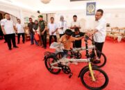 Viral Bocah Pemungut Sisa Kue Usai Upacara HUT ke-80 RI di Gowa, Kini Bahagia Dapat Hadiah dari Gubernur Sulsel