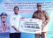 Gubernur Sulsel Serahkan Bantuan Rp10,5 M untuk Pemkab Maros, Fokus Bangun Ini