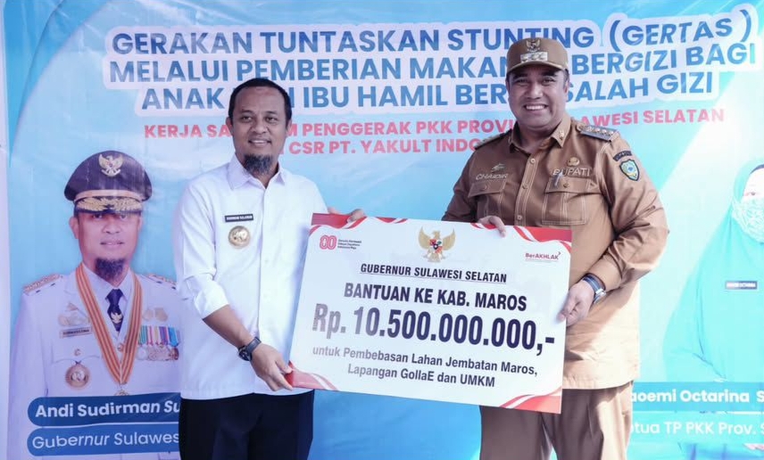 Gubernur Sulsel Serahkan Bantuan Rp10,5 M untuk Pemkab Maros, Fokus Bangun Ini