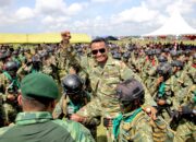 Latihan Terjun Jungar Kostrad Meriahkan Langit Bone