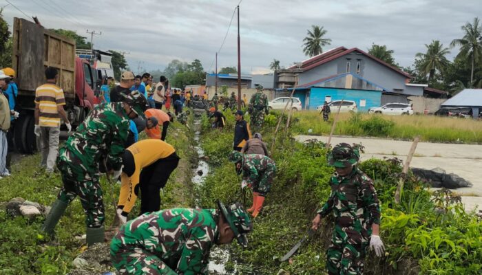 HUT TNI ke-80, Mayor Kav Suparman Pimpin Karya Bhakti Peduli Kebersihan Lingkungan