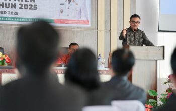 Sekda Sulsel Pimpin Uji Kompetensi 19 Pejabat Eselon II Tana Toraja Sekda Sulsel Pimpin Uji Kompetensi 19 Pejabat Eselon II Tana Toraja