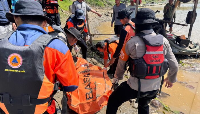 Tim SAR dan Brimob Temukan Korban Diduga Bunuh Diri di Bendungan Benteng Pinrang