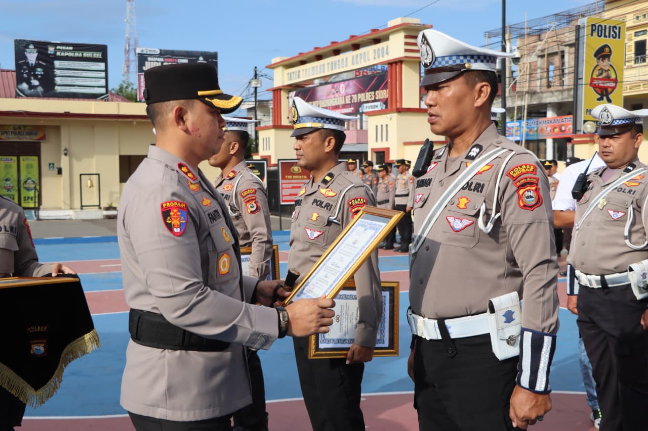 Berprestasi di E-Turjawali, Satlantas Polres Sidrap Terima Penghargaan