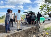 Bupati Bone Tinjau Progres Pengaspalan Jalan di Desa Binuang