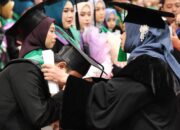 Kisah Inspiratif Warnai Wisuda UMI, Dari Yatim Piatu hingga Tunanetra