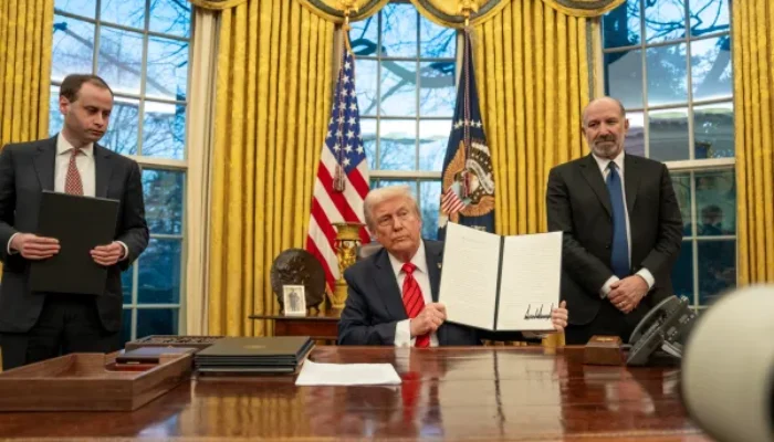 Trump Kembalikan Nama Departemen Pertahanan ke Departemen Perang