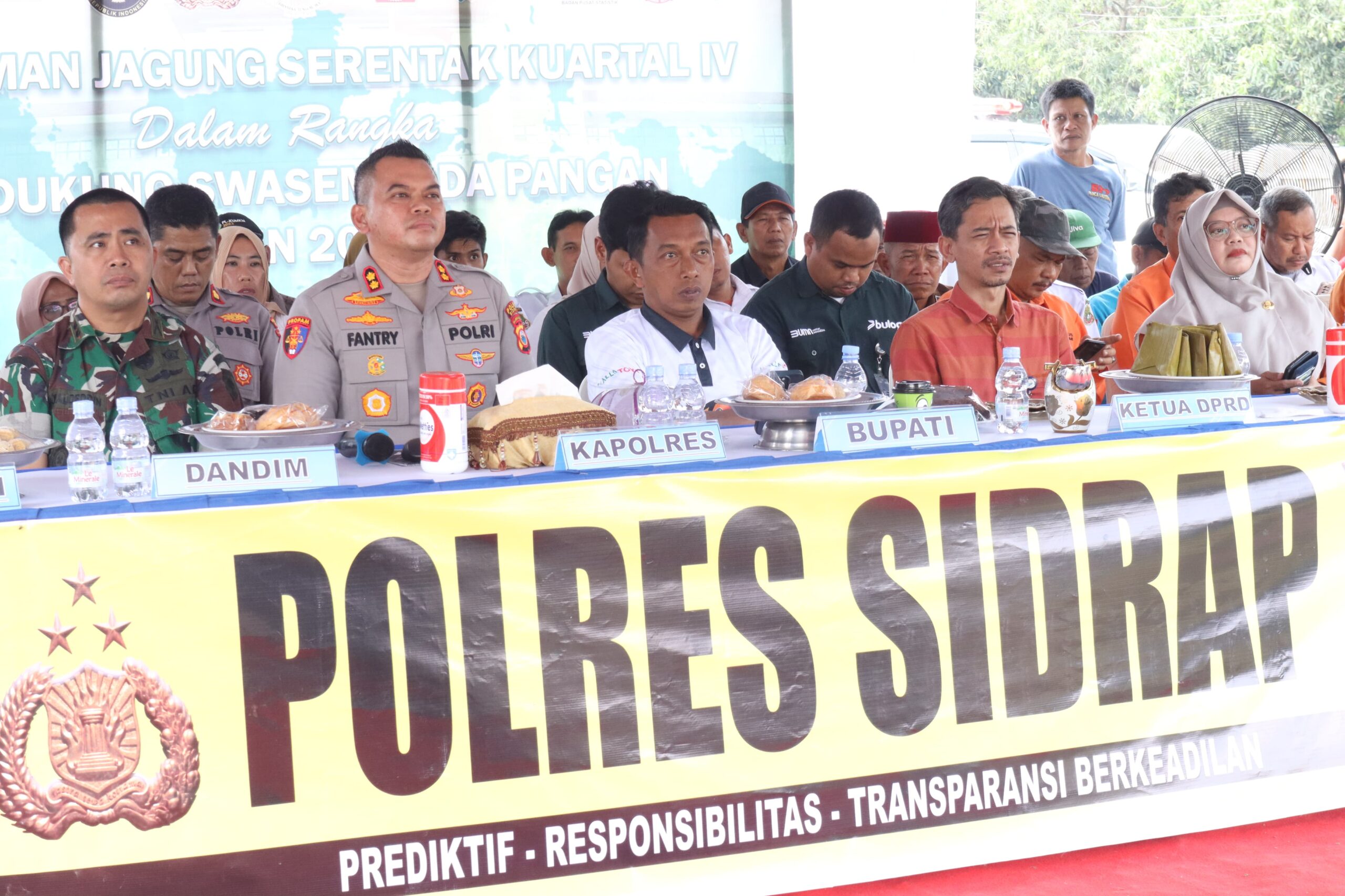Dukung Swasembada Pangan, Kapolres Sidrap Tanam Jagung Kuartal IV 2025