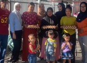 Dukung Zero New Stunting, Tim RMS Berbagi Bagikan Telur ke Warga Sidrap