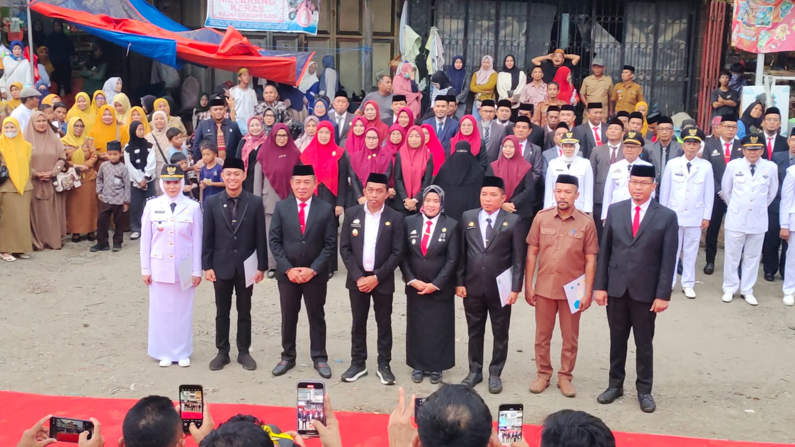 Pelantikan Unik di Sidrap, Bupati Syaharuddin Lantik Pejabat di Area Pasar