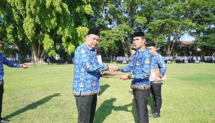 Momentum Hari Kesaktian Pancasila, Sekda Luwu Serahkan SK CPNS Lulusan IPDN Angkatan XXXII