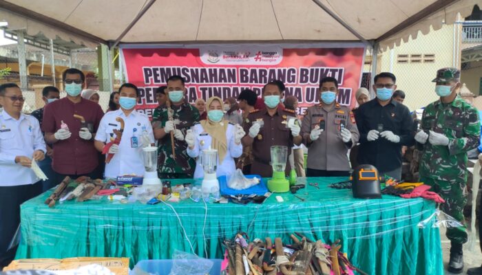 Kejari Sidrap Musnahkan Puluhan Barang Bukti, Didominasi Kasus Narkotika