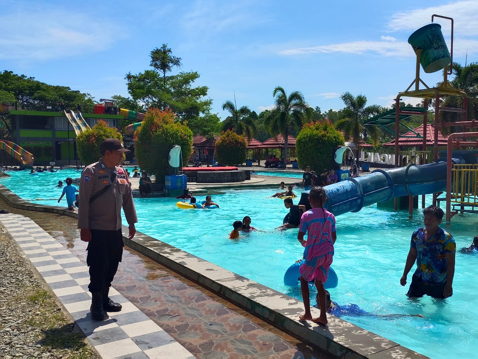 Kapolsek Pitu Riase Pimpin Pengamanan di Wisata Puncak Bila