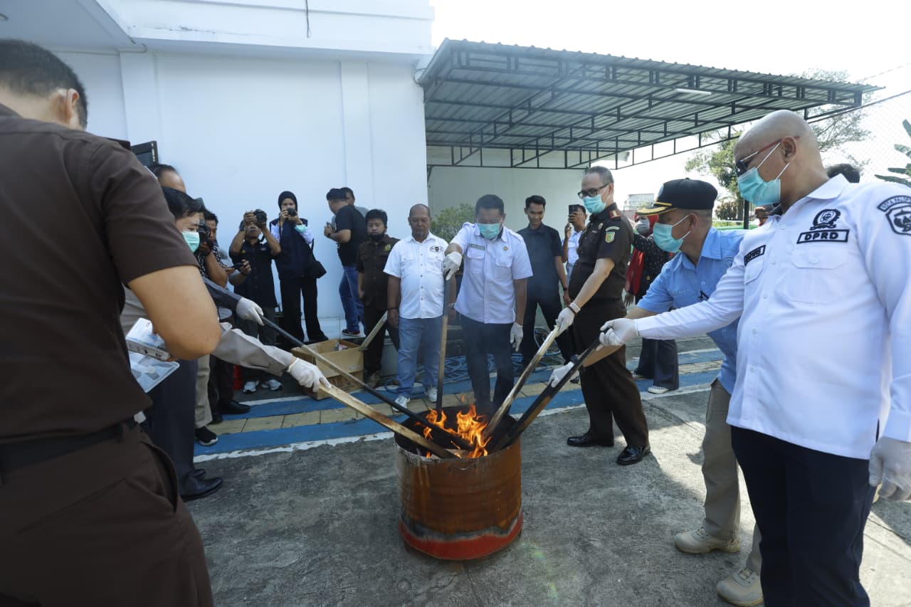 Kejari Palopo Musnahkan 527 Gram Sabu dan 2.115 Butir THD