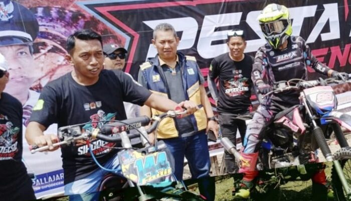 Bupati Sidrap Buka Lomba Balap Taksi di Baranti