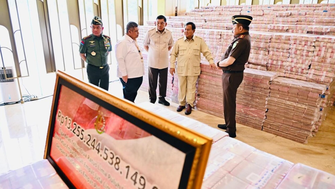 Presiden Prabowo Saksikan Penyerahan Uang Pengganti Korupsi CPO Rp13,2 Triliun