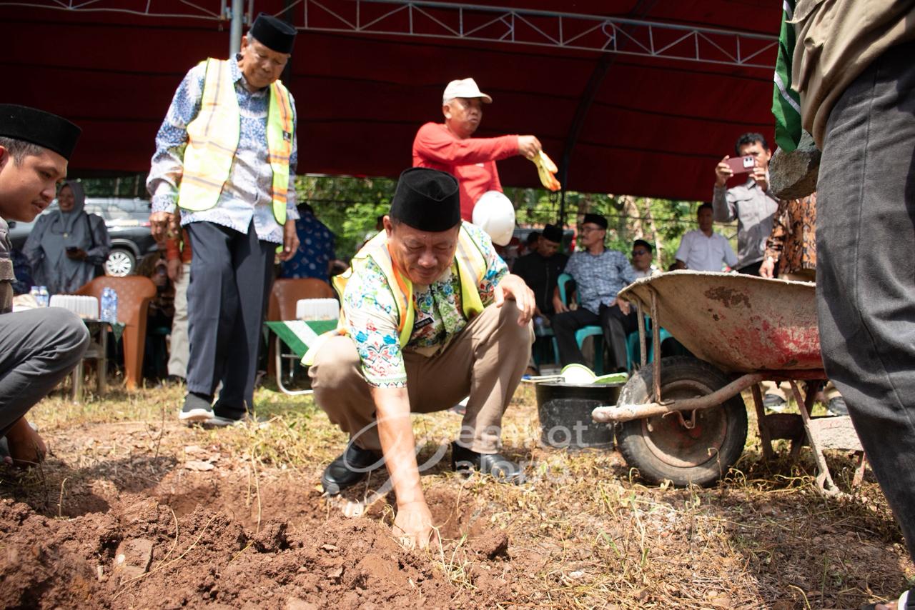 Peletakan Batu Pertama Masjid Muhammadiyah Sendana