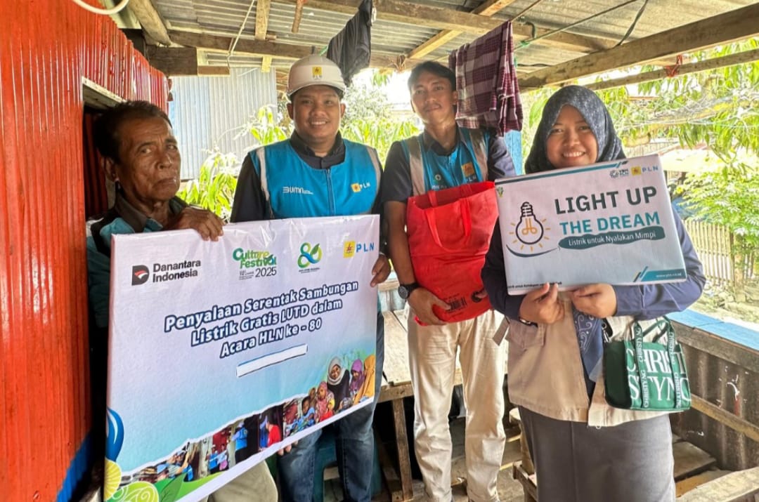 PLN Tanru Tedong Terangi Harapan Warga Lewat Program Light Up The Dream