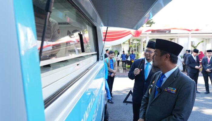 Andi Sudirman Luncurkan Mesin Pencetak KTP Mobile Pertama di Sulsel