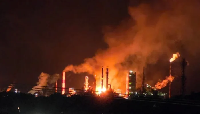 Warga Panik, Kilang Dumai Pertamina Terbakar