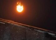 Langit Cirebon Geger! Bola Api Terang Meledak, Meteor?