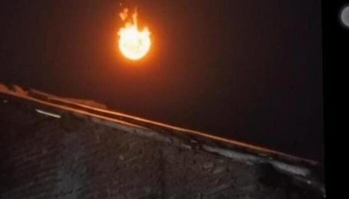 Langit Cirebon Geger! Bola Api Terang Meledak, Meteor?