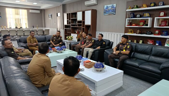 Bupati Syaharuddin Terima Kunjungan Silaturahmi Kajari Adhy Kusumo Wibowo