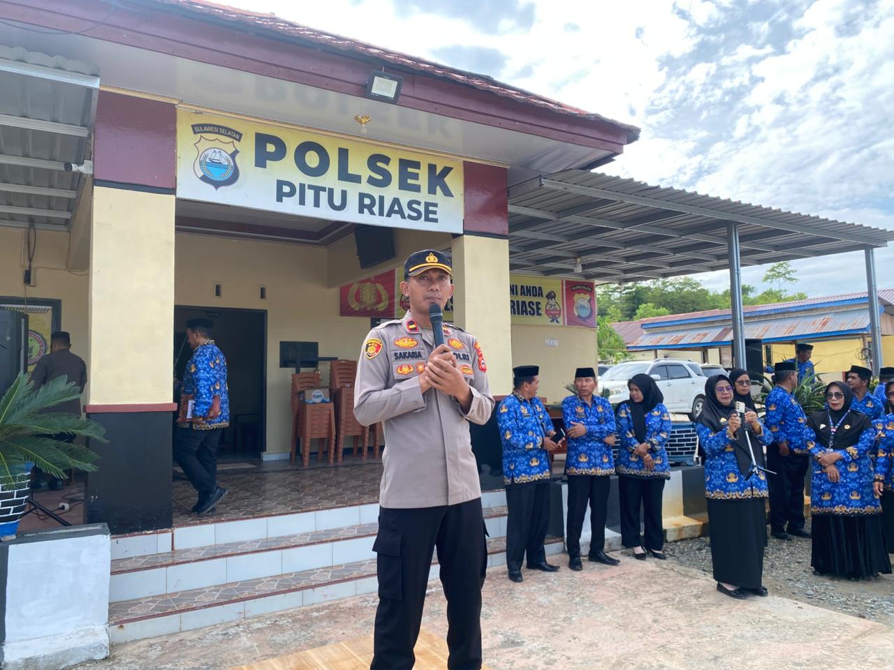 Kapolsek Pitu Riase Tekankan Keamanan Saat Pimpin Upacara Bendera