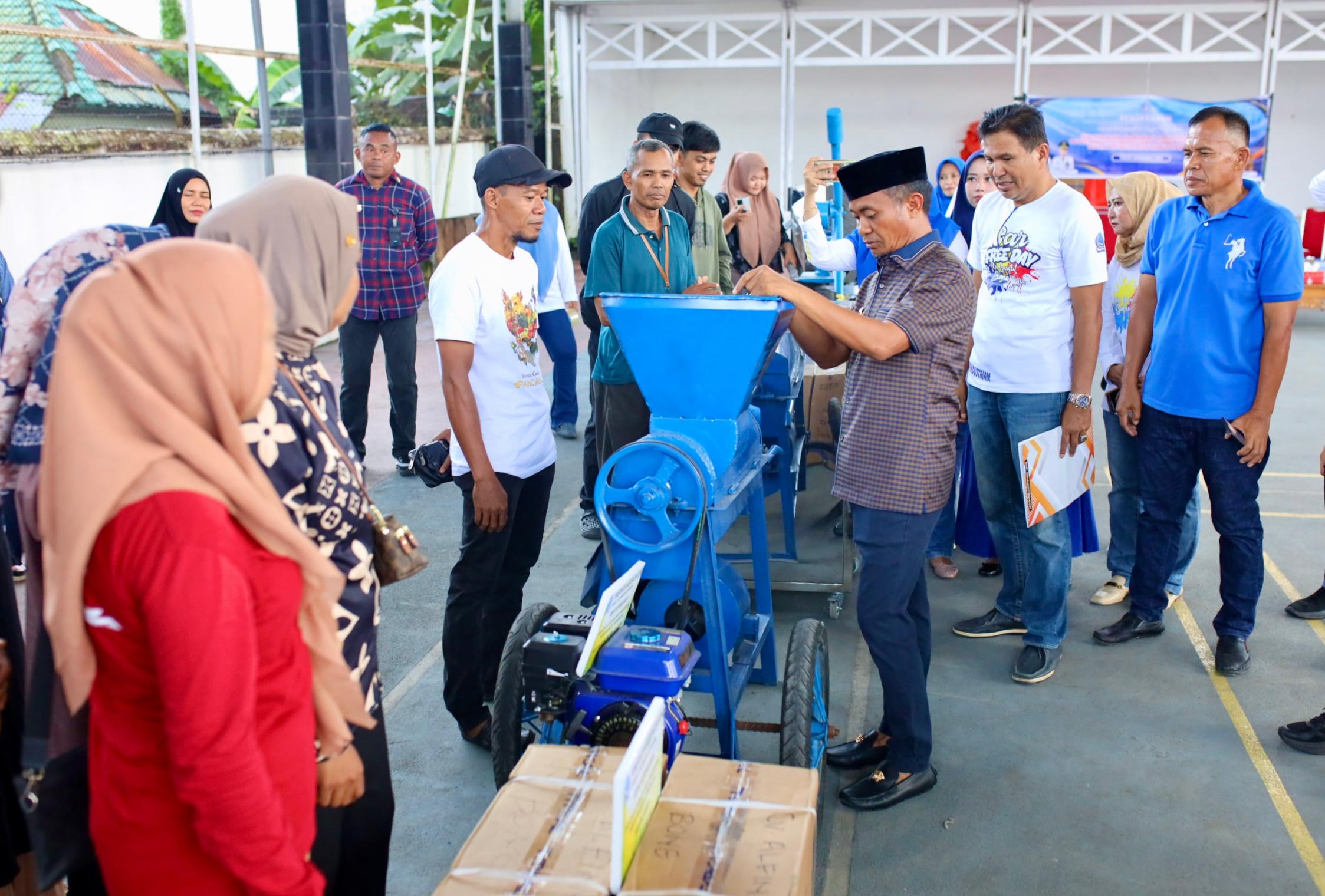 Bupati Bone Serahkan Bantuan untuk 47 Pelaku IKM