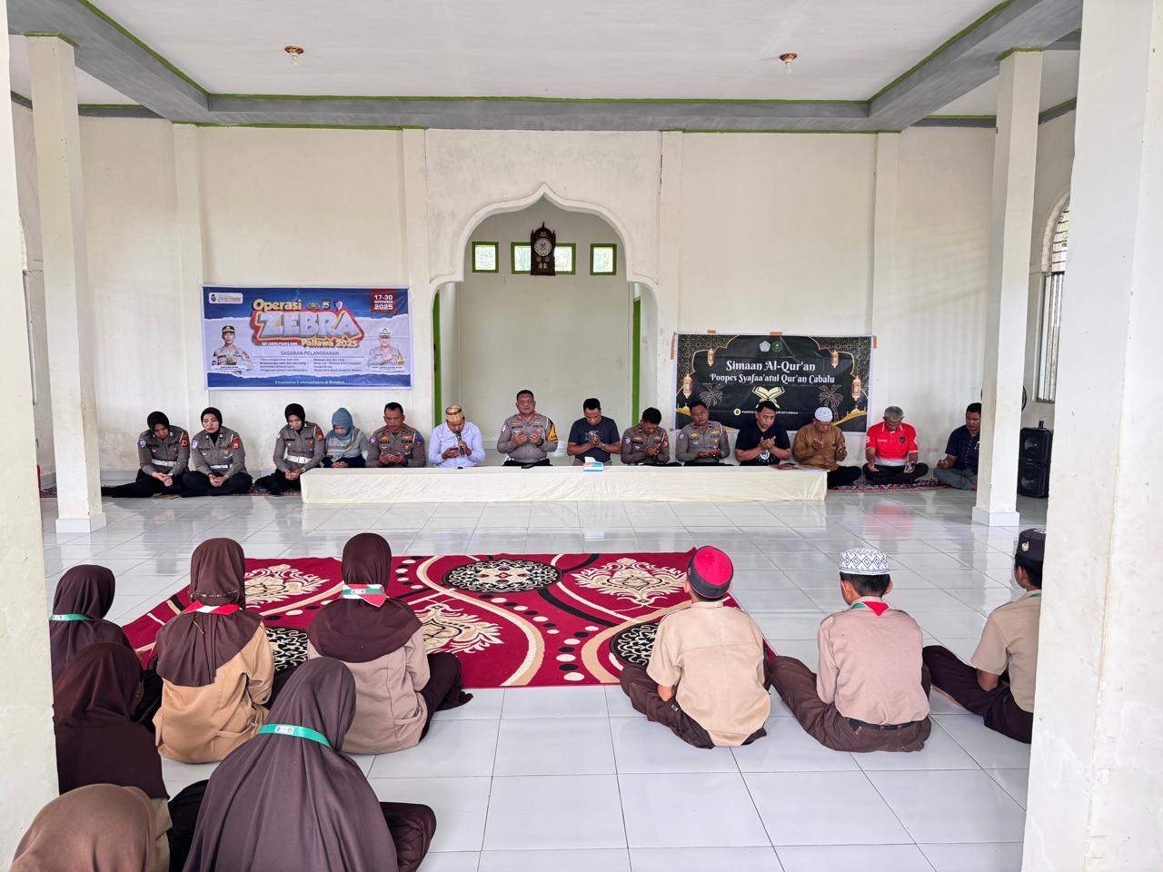 Satlantas Polres Bone Gelar Doa Bersama Santri