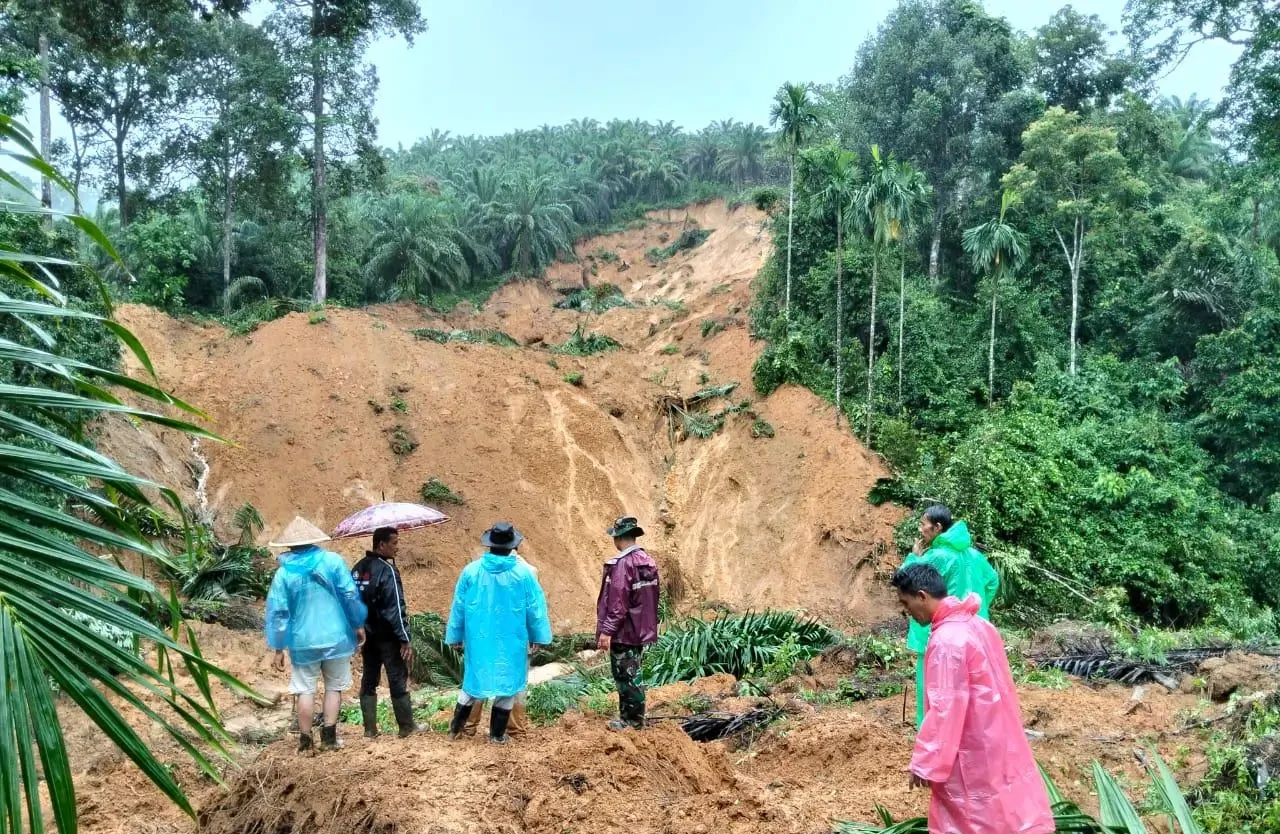 Korban Banjir dan Longsor di Tiga Provinsi Tembus 303 Jiwa
