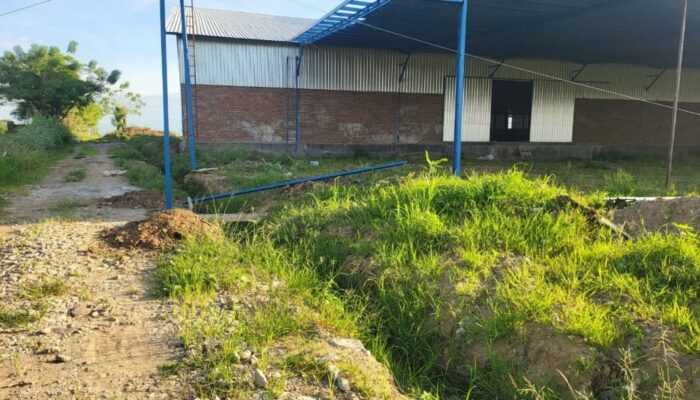 Warga Sidrap Keluhkan Gudang Masuk Badan Jalan, Diduga Tak Miliki PBG