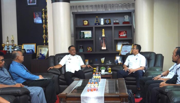 Didampingi Kepala Bappelitbangda, Bupati Patahudding Sambut Tim KKP Tinjau Rencana Kampung Nelayan