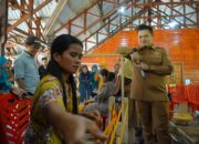 Luwu Lestarikan Budaya Menenun, Wabup Dhevy Bijak: Warisan Leluhur yang Tak Boleh Punah