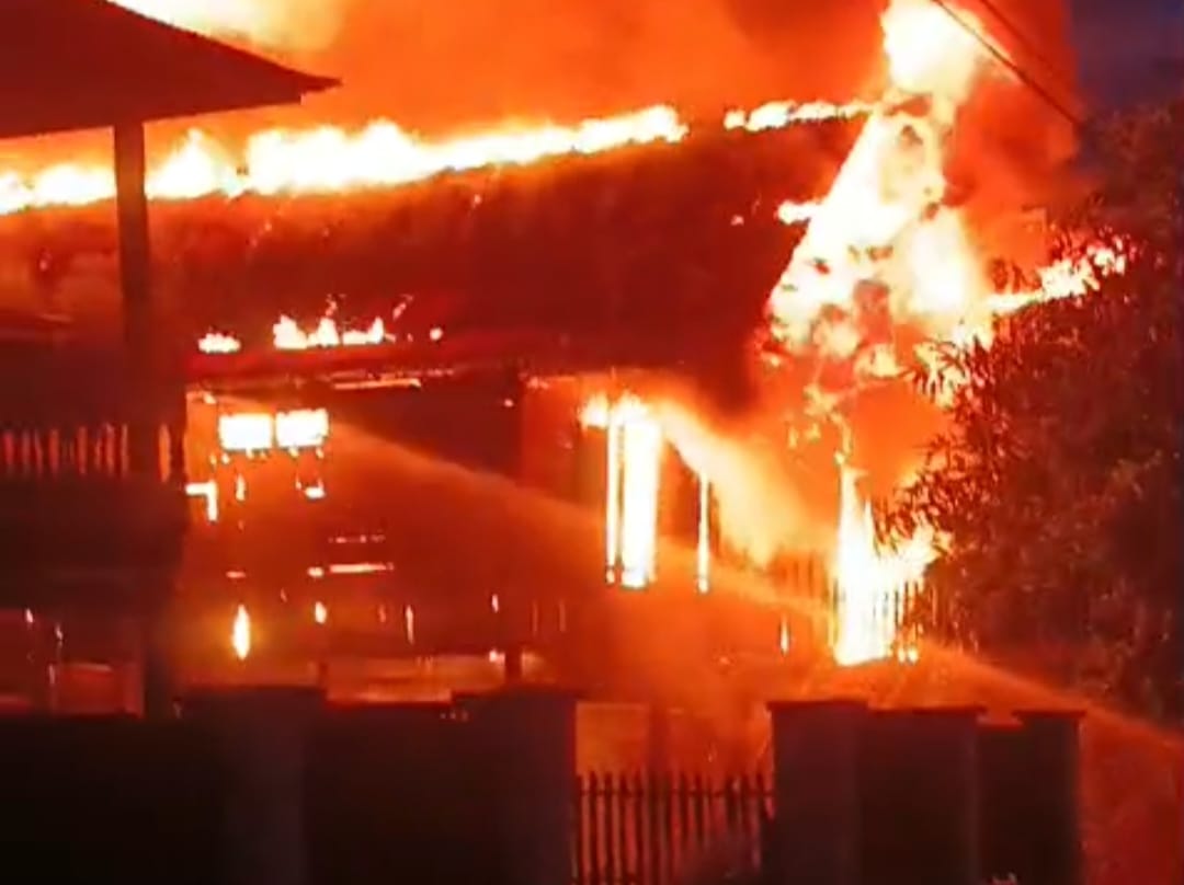 Rumah Panggung di Lalebata Ludes Terbakar, Diduga Akibat Arus Pendek