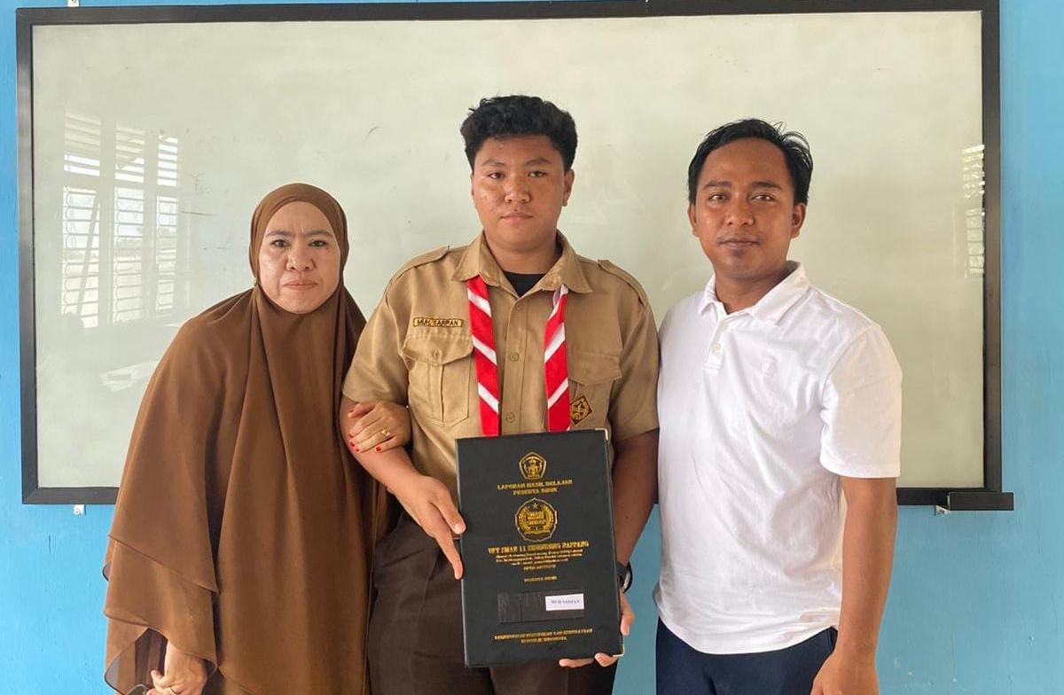 Resmi Akhiri Semester Ganjil, Siswa SMAN 11 Sidrap Terima Rapor Hari Ini