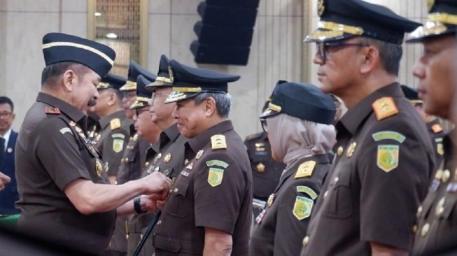 Kejagung Mutasi 43 Kajari Sekaligus, Dari Jakarta Timur hingga Jayapura