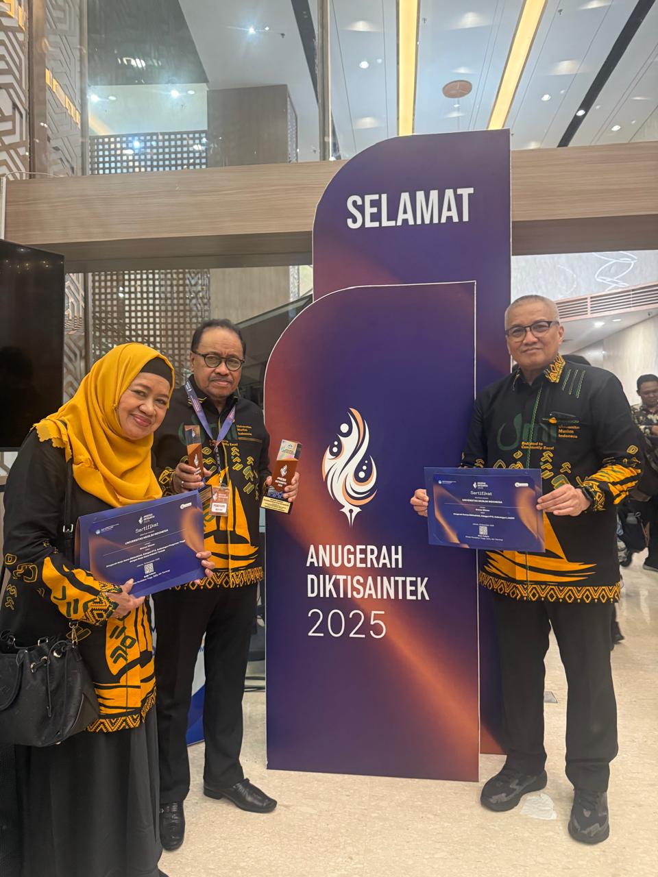 UMI Borong Dua Penghargaan Nasional di Anugerah Diktisaintek 2025