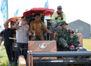 Dampingi Bupati Syaharuddin Alrif, Kapolres Sidrap Hadiri Panen Raya IP300 di Majjelling Watang